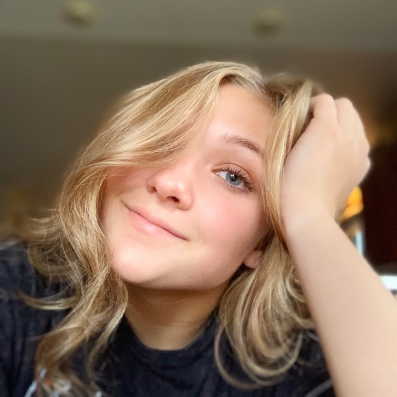 Meet your Posher, Lylie - Picture 1 of 1